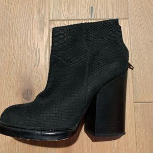 ASH DELIRE BLACK BOOTIES CROC